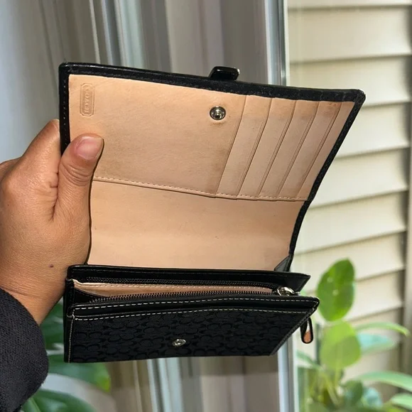 Coach Black Signature Wallet - Picture 5 of 6
